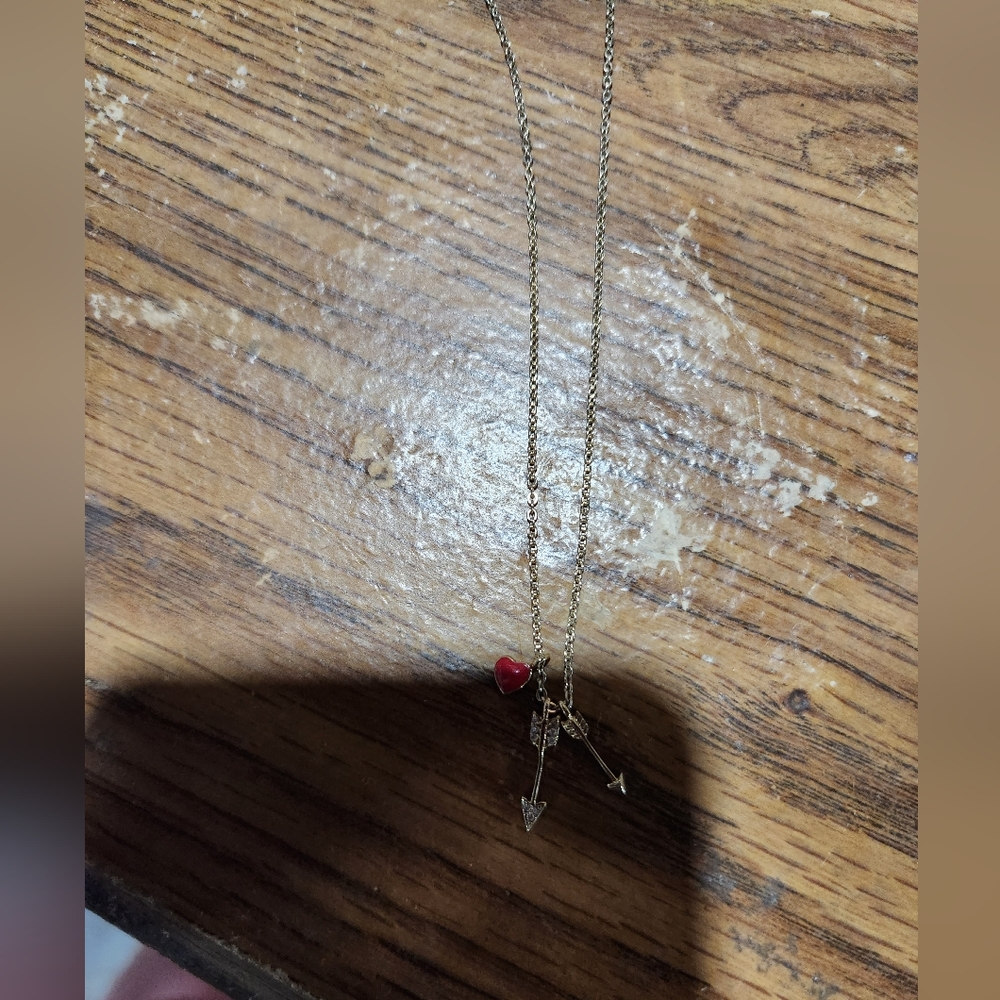 Silver arrow necklace